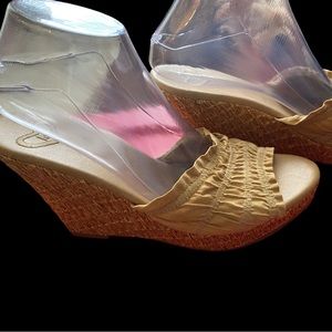 8.5 Wedges Tan Ruched Strap